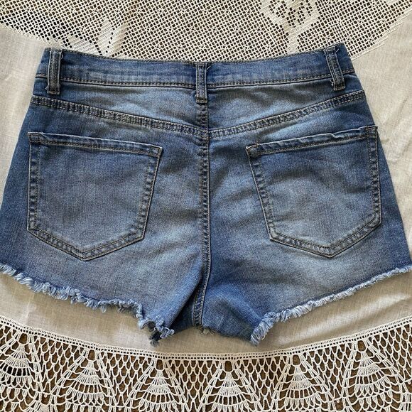Mudd Shorts Size 11 Distressed Embroidered Raw Hem Denim Stretch Cheeky Y2K - Picture 2 of 7